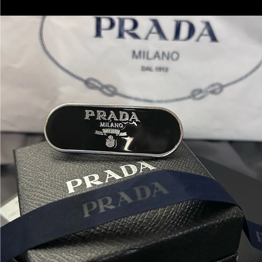 Authentic PRADA Logo hair clip - Picture 8 of 8